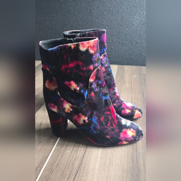 PRE OWNED L.K. BENNETT SIZE 6 Floral Velvet Ankle Boots - Picture 3 of 11